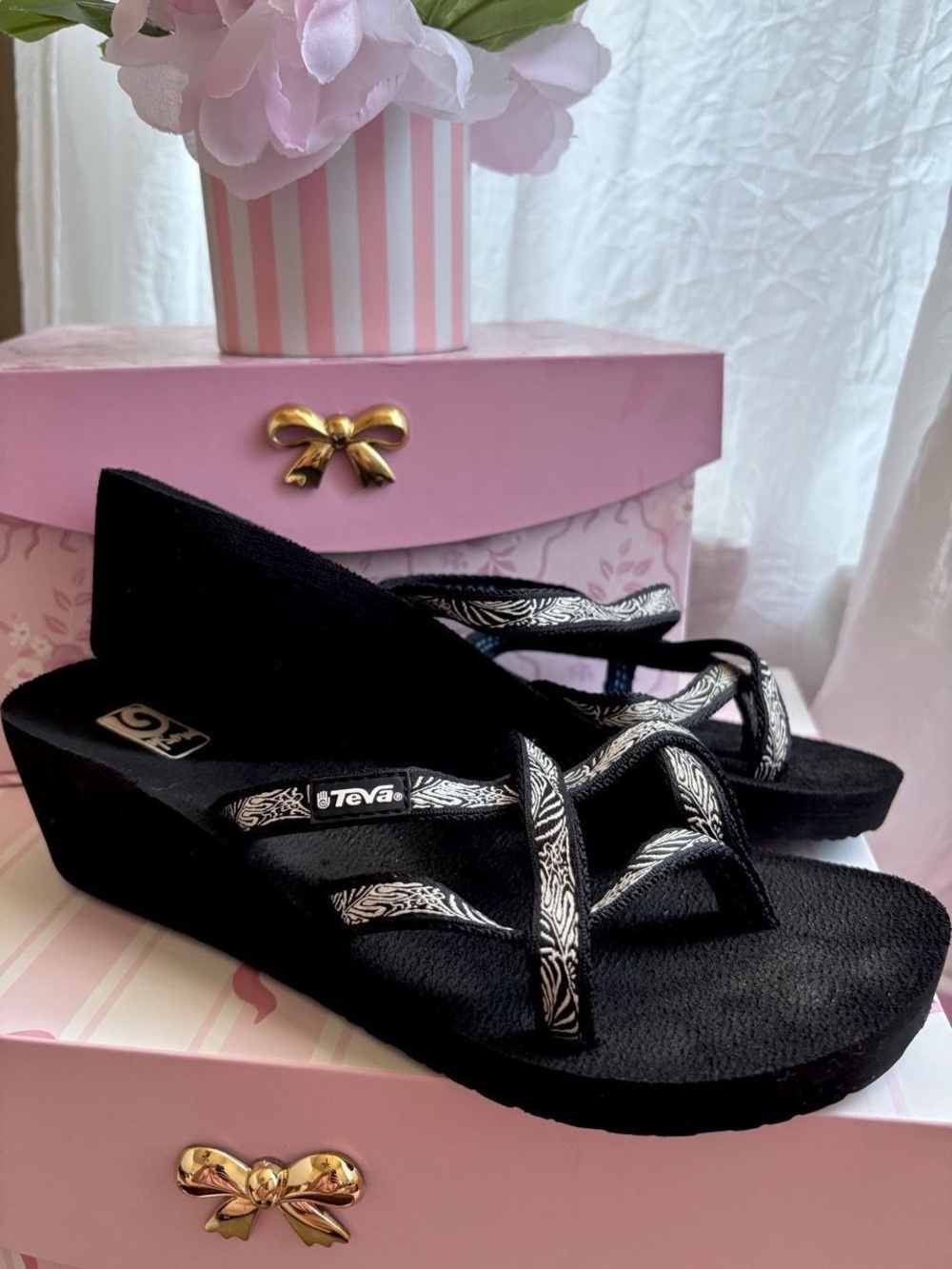 TEVA Black Thong Wedge Sandals – Zebra Print